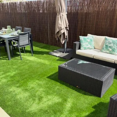 - Vivir La Vida Apartament